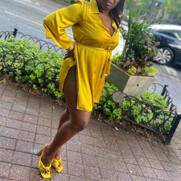 Zara belted Satan effect dress in mustard - Picture 2 of 2